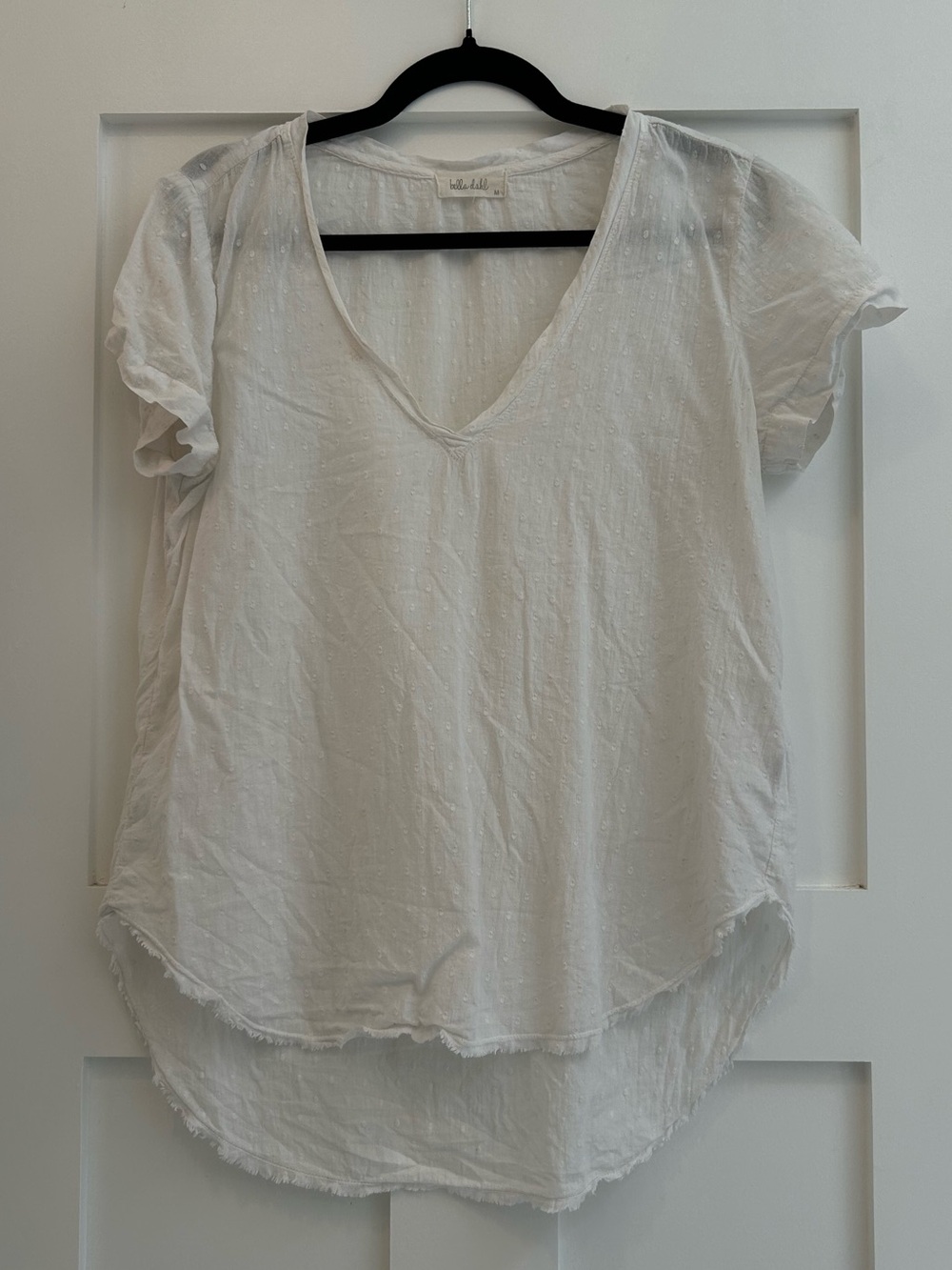 Bella Dahl White Short-Sleeve V-Neck Dot-Texture linen shirt